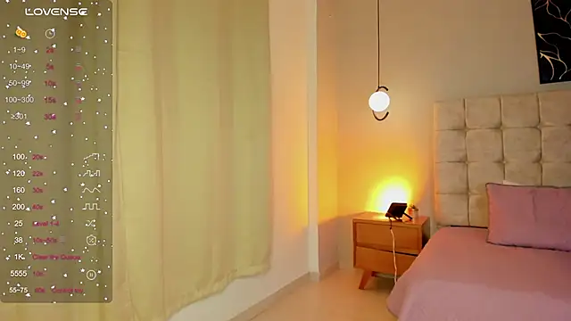 Naomy9_ webcam