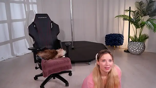 KittyCaitlin webcam