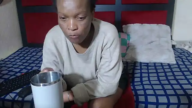MaximTease24 webcam