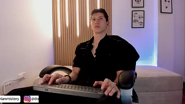 Dorianmistery2322_ webcam