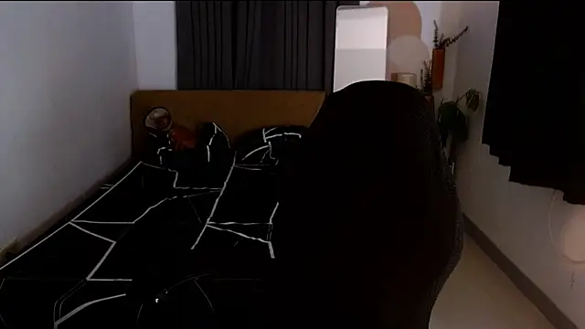 Ur_QueenCamilla webcam