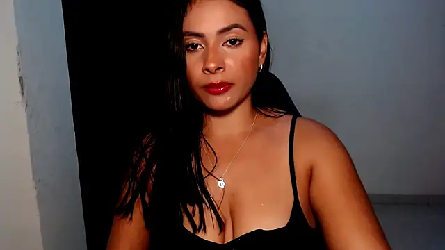 meghan2 live cam on StripChat