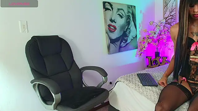 Adara_Ferrara webcam