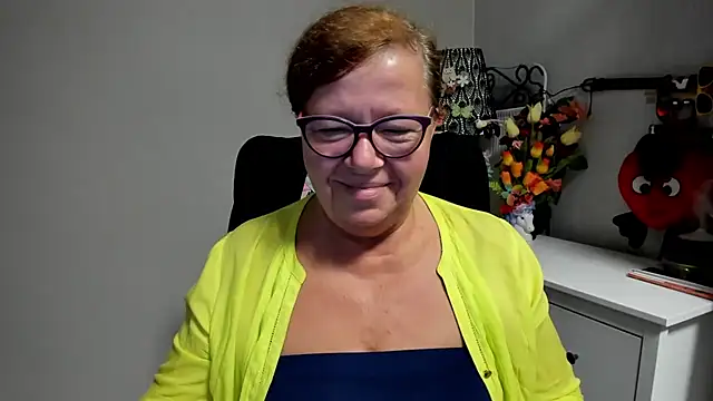 Adelewildx live cam on StripChat