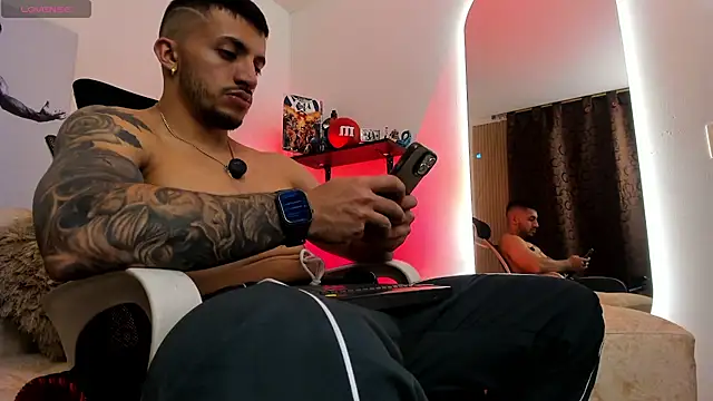 LiamReigns_ webcam