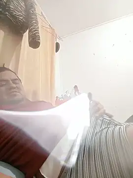 coupleCol90 webcam