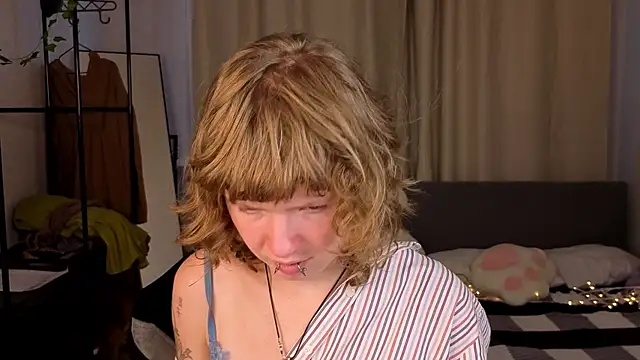 VioletDesiree webcam