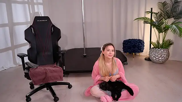 KittyCaitlin webcam