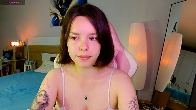 Maya_Campbell webcam