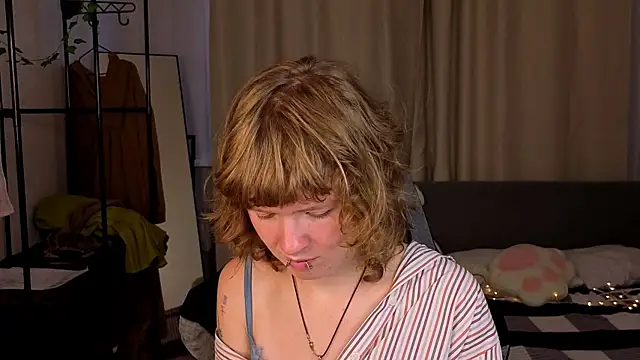VioletDesiree webcam