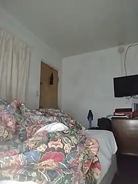 thebedroomdoor - THEBEDroomdoOR's free webcam - UK Sex Cams