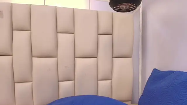 melany_roberts_ webcam