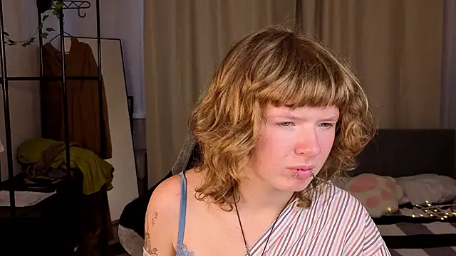 VioletDesiree webcam