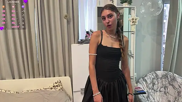 selena_favn