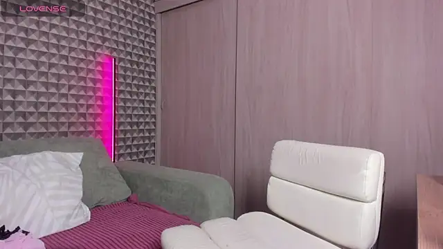 MissDhana webcam