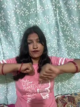 Priyaa_1433 webcam