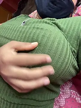 Hot-AngoriBhabhi