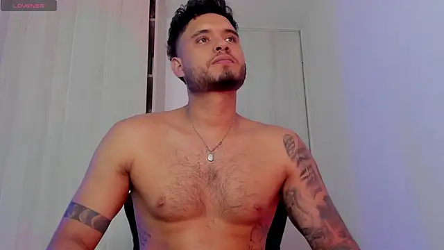 AUSTINN_TORRES live cam on StripChat