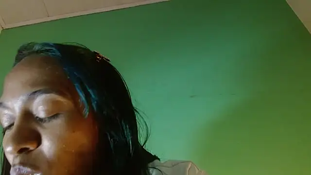 avaleri_cherry webcam