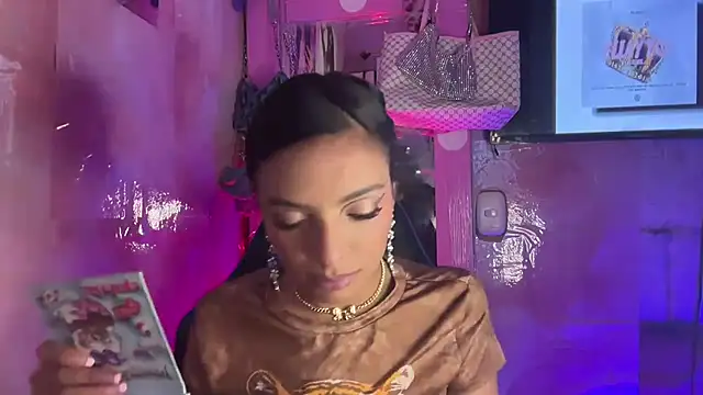 Skye_Moore webcam