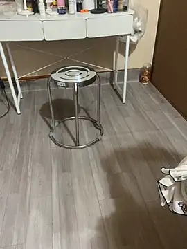 Mina048 webcam