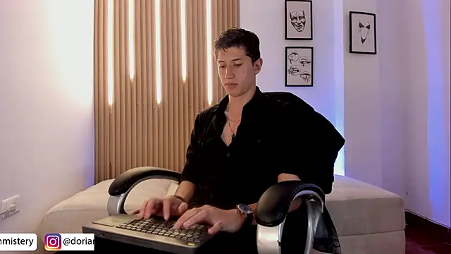 Dorianmistery2322_ webcam