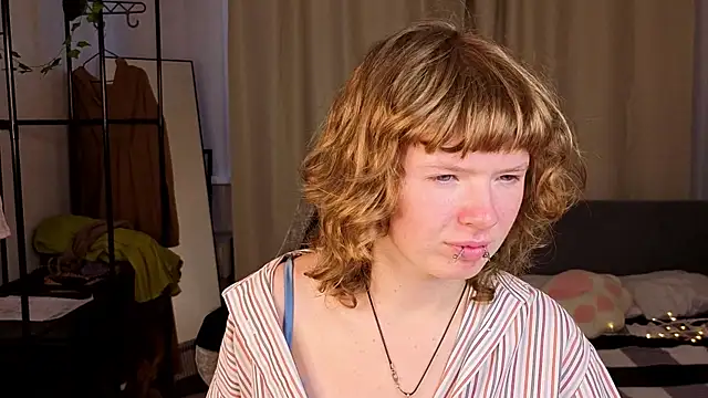 VioletDesiree webcam