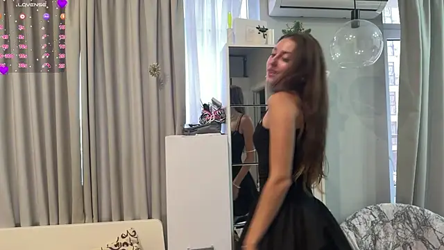 selena_favn webcam