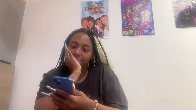 ChocolateCakeQueen webcam