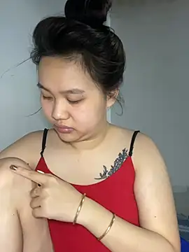 Almira6868 webcam