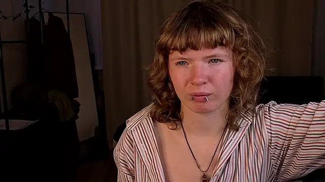 VioletDesiree webcam