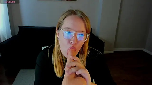 Sophia_Millery webcam