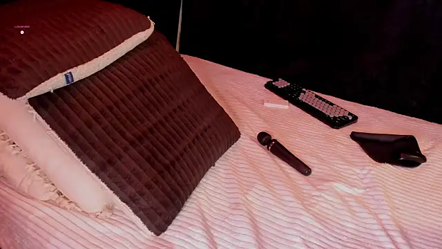 MiaKnox webcam