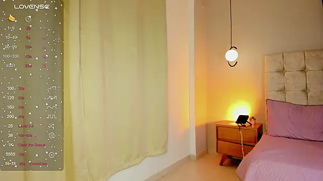 Naomy9_ webcam