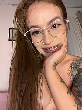 alysa_g_ webcam