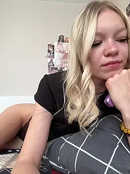 Foxy_Blondie webcam