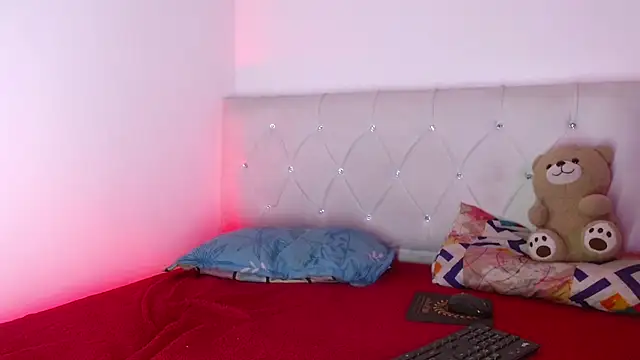 Angel_foxc13 webcam