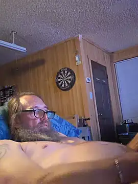 THE-CHAMPLOVENIPPLES73 live cam on StripChat