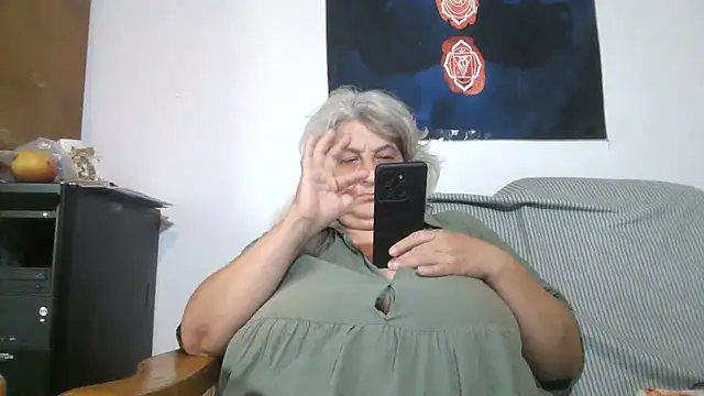 ExquisiteMature webcam