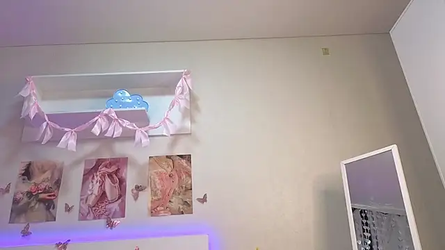 Milly_Lane webcam