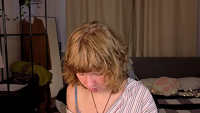 VioletDesiree live cam on StripChat