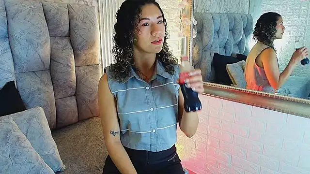 zendaya_s11 - Zendaya_S11's free webcam - UK Sex Cams