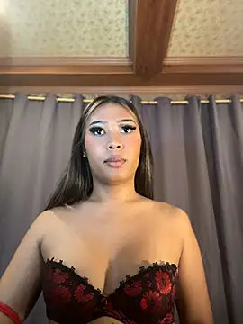 hugecock_tamira webcam