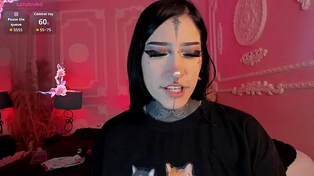 Kat_VonDe webcam