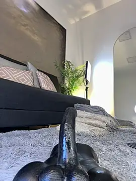 Isa__Blanc live cam