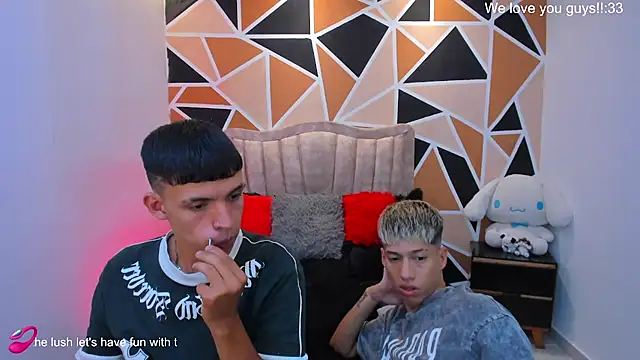 juan_nd_steven (Ask my age) - Rub dicks near camera