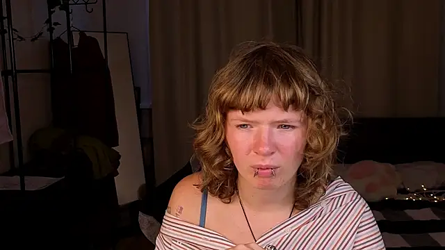 VioletDesiree webcam