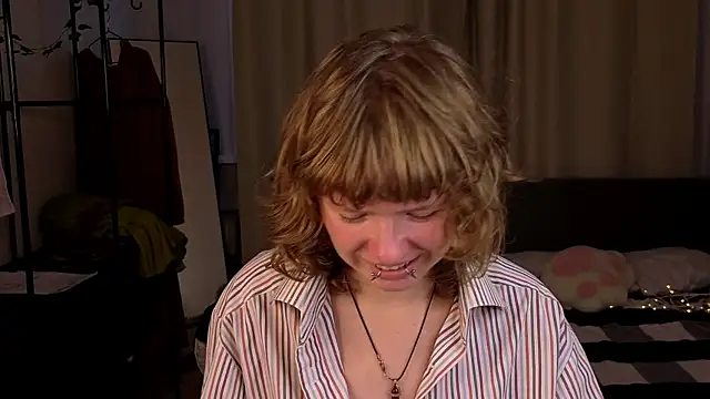VioletDesiree webcam