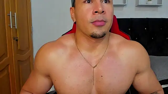 tyler_hank01 live cam on StripChat