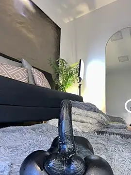 Isa__Blanc ✝ online sex stream